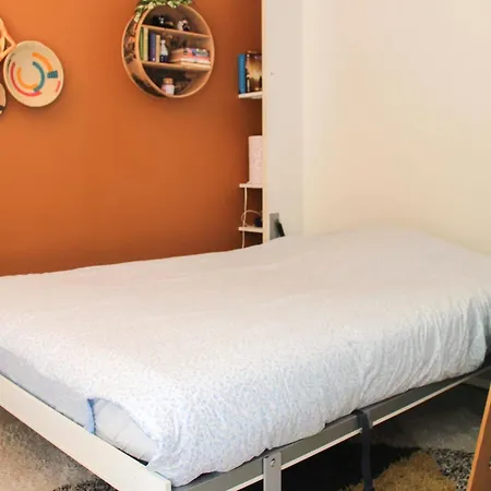 Studio With Terrace Near Paris Булонь-Бийанкур