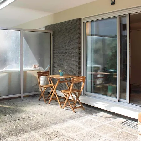 Апартаменты Studio With Terrace Near Paris Булонь-Бийанкур